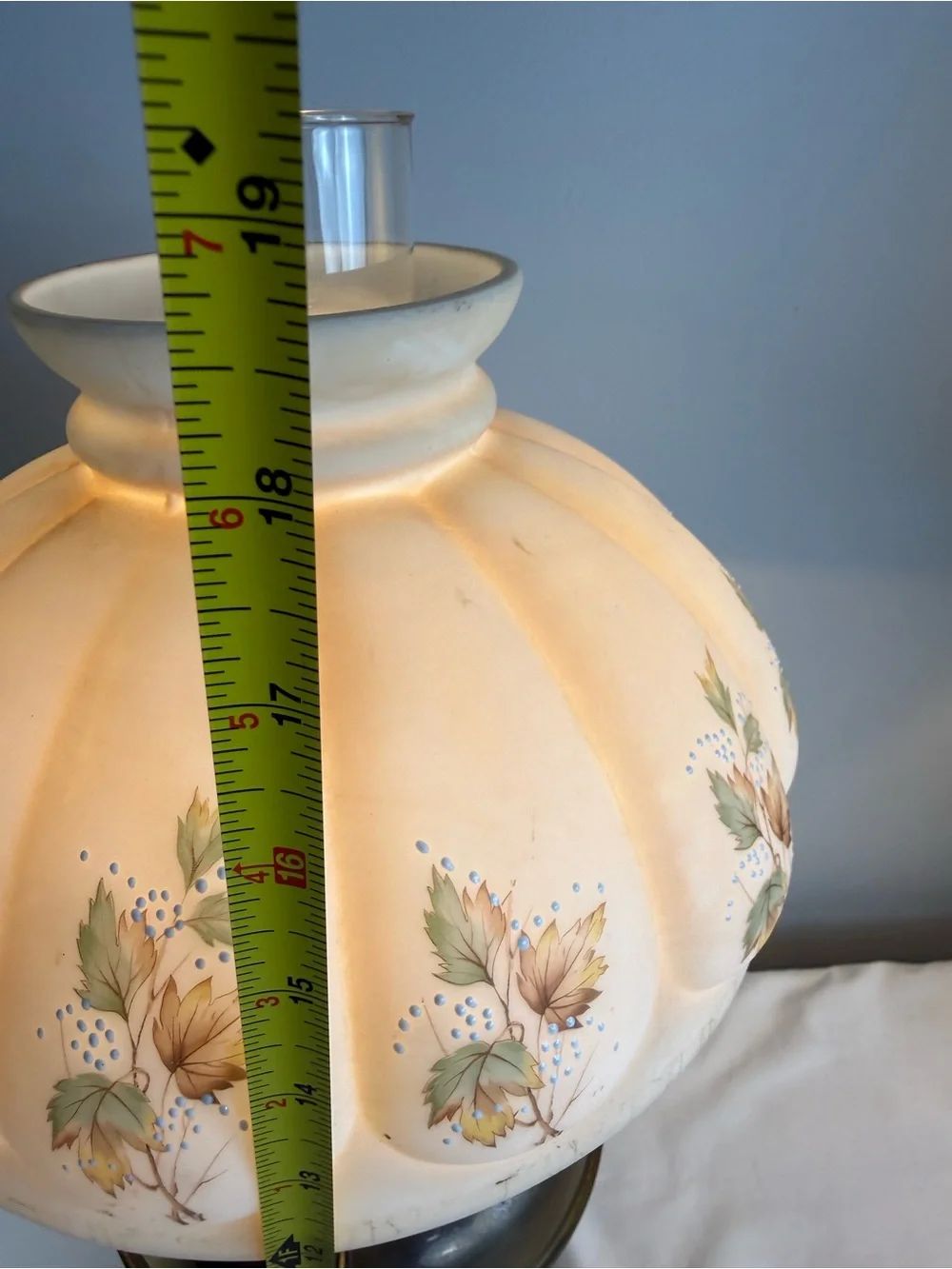Rayo Vintage Brass Electrified Lamp With Leaves Print Pattern On Globe 19”x11”